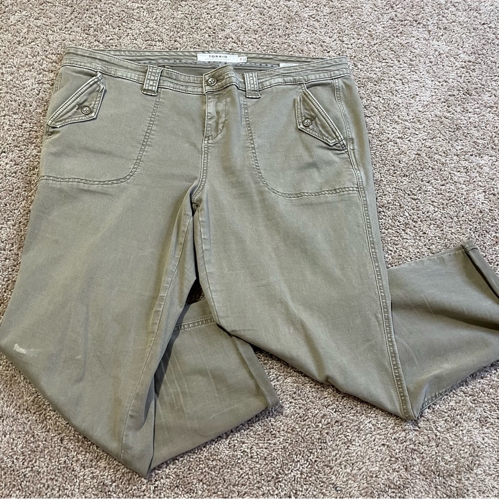 BOGO FREE - Torrid Cropped Pant